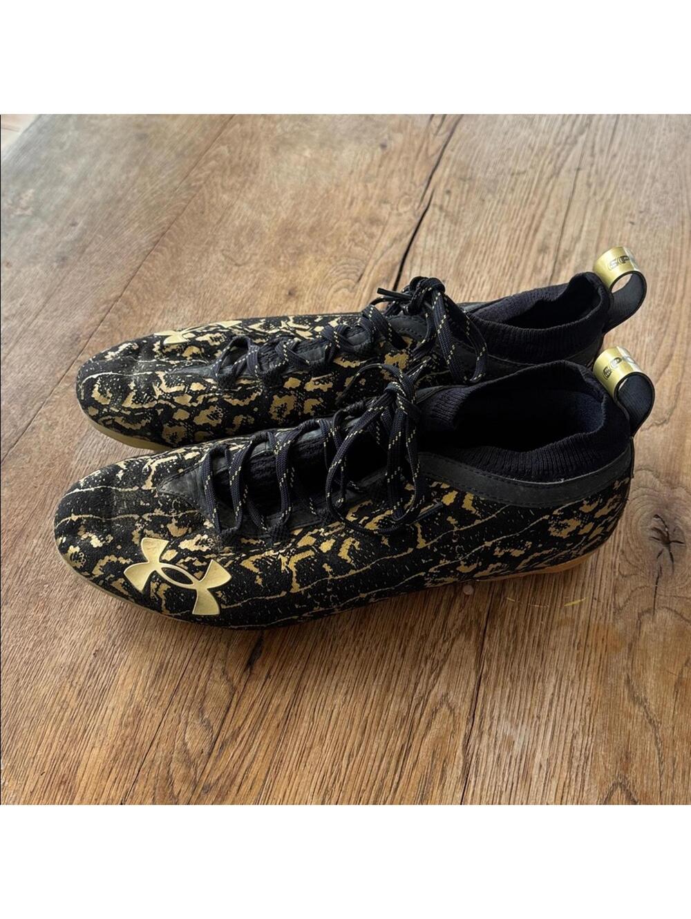 Under Armour Spotlight Lux Suede Cleats Gold & Black